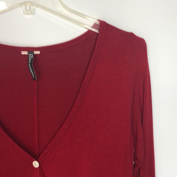 American Bqsics soft structured button down top - Picture 2 of 6